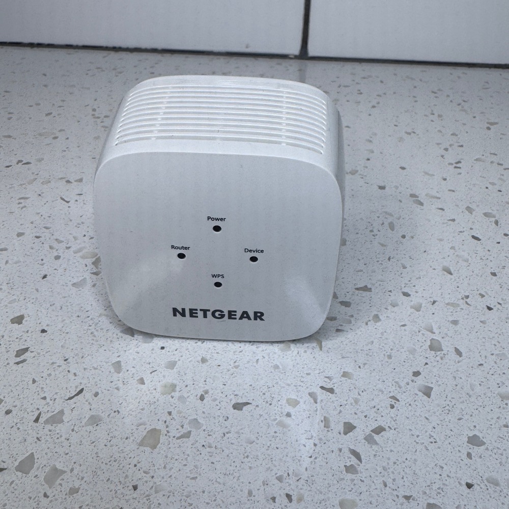 Netgear AC750 WiFi Range Extender Model EX3110 White Dual Band Wall Plug Booster
